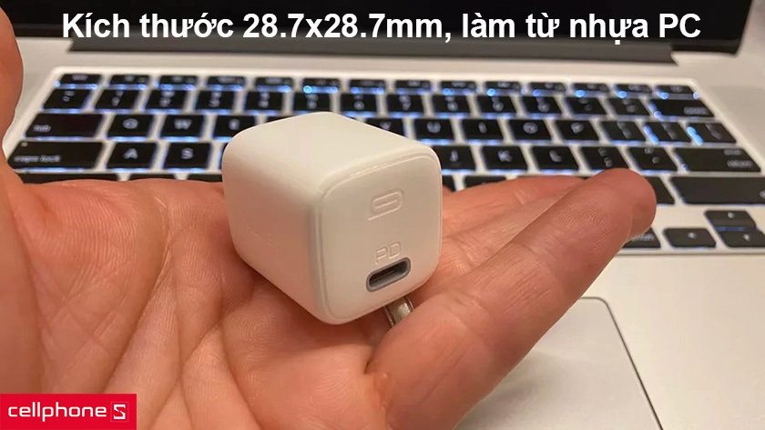 Kích thước chỉ 28.7x28.7mm, hoàn thiện từ nhựa PC