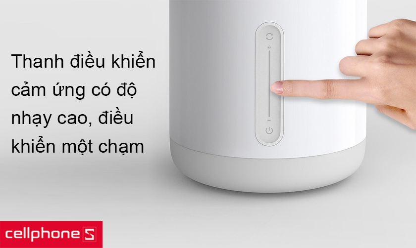 Thanh điều khiển cảm ứng được đặt trên thân đèn với độ nhạy cao