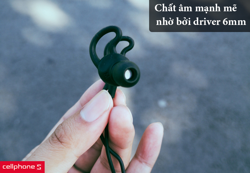 Chất âm mạnh mẽ bởi driver 6mm
