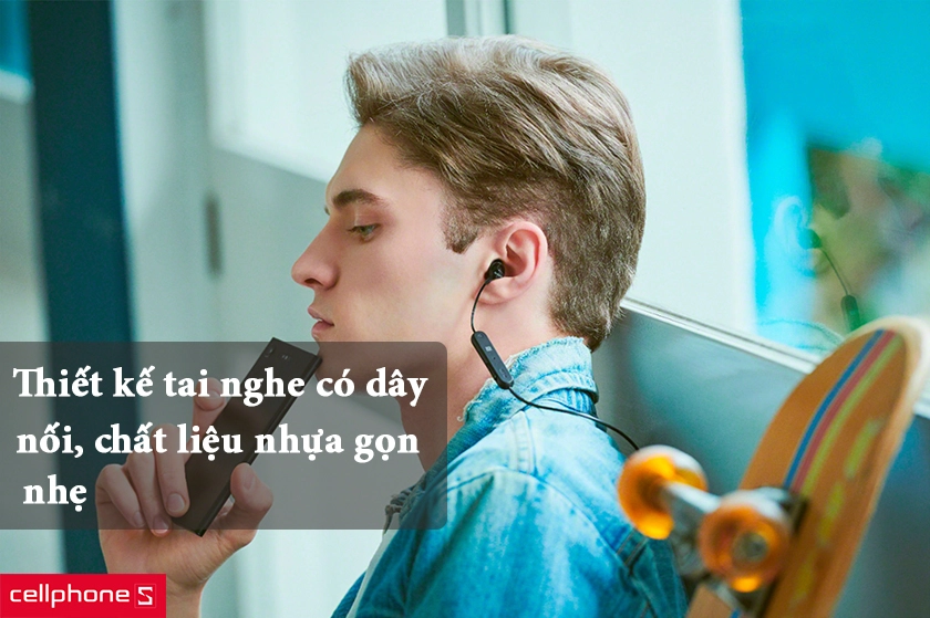 Thiết kế tai nghe có dây nối, chất liệu nhựa gọn nhẹ
