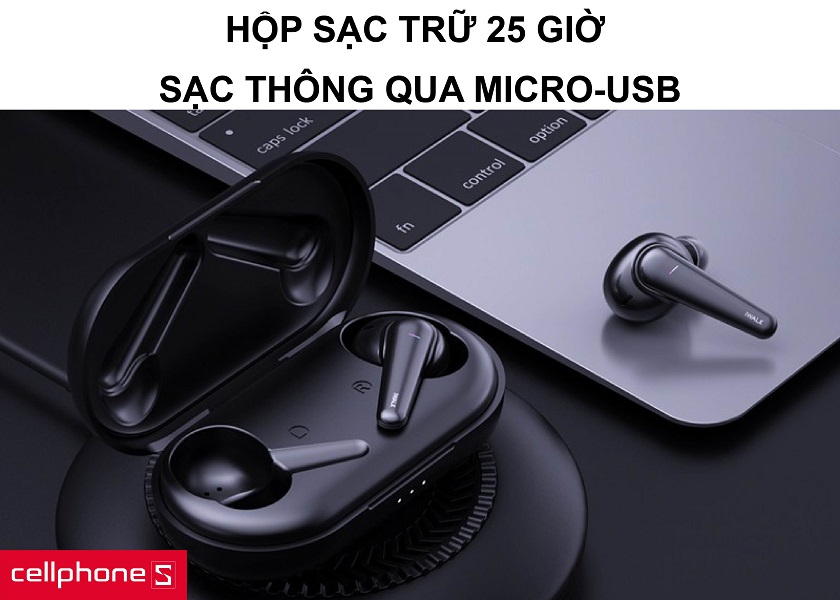 Hộp sạc khả năng sạc lên đến 25 giờ và sạc thông qua cổng MicroUSB tiện lợi