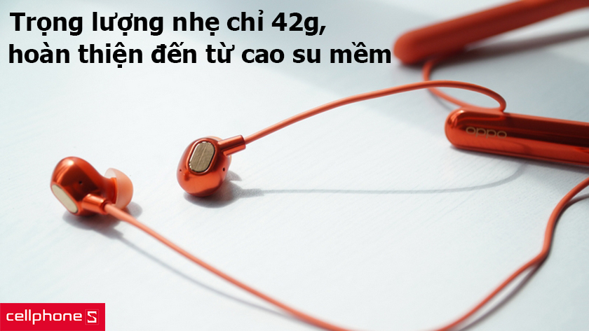 Trọng lượng nhẹ chỉ 42g, hoàn thiện đến từ cao su mềm