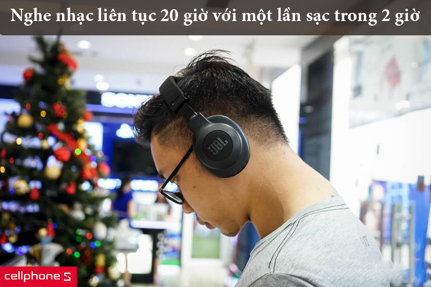 JBL E55BT sử dụng viên pin Polymer Li-ion cho thời gian nghe nhạc lên đến 20 giờ