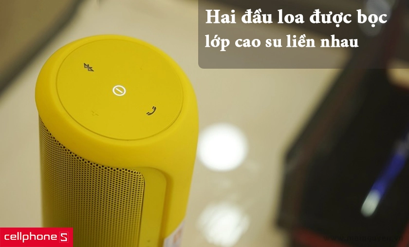 Hai đầu loa được bọc bởi một lớp cao su dính liền nhau