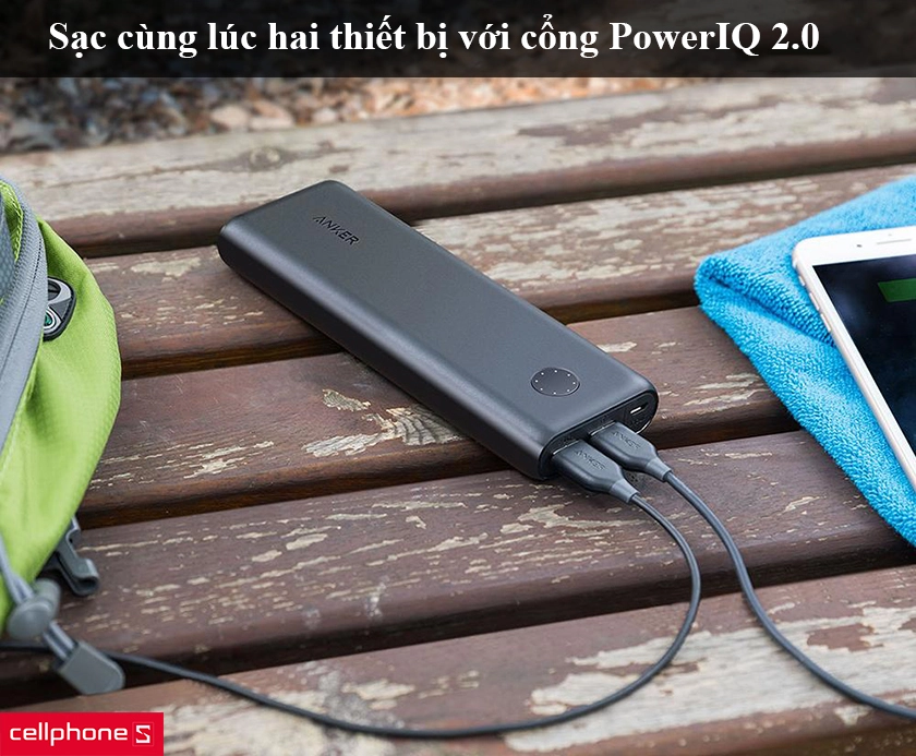 Sạc cùng lúc hai thiết bị với cổng PowerIQ 2.0