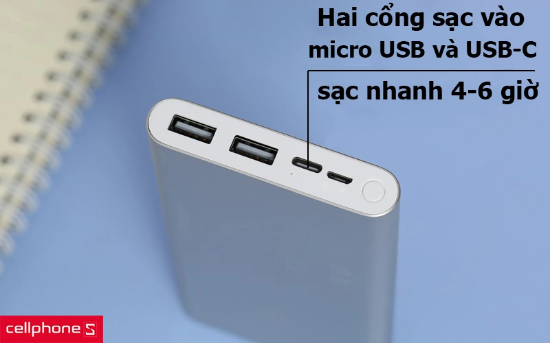 Hai cổng sạc vào cũng được tích hợp sạc nhanh