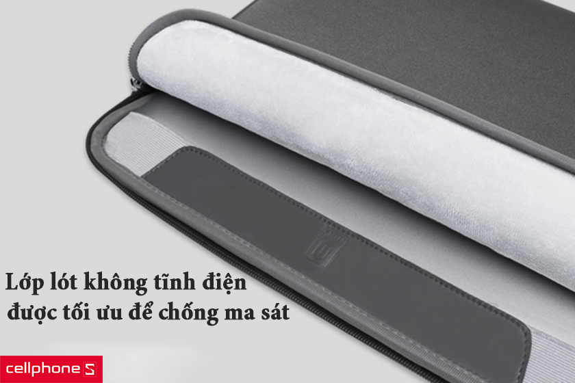 Ngoài lớp vải lycra ở bên ngoài, chiếc túi còn được lót bởi lớp không tĩnh điện 