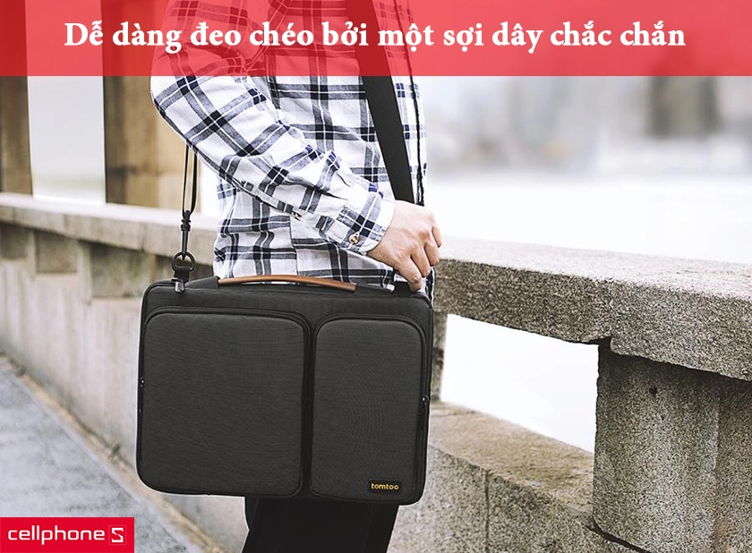 kích thước là 12.8 x 9.14 x 0.76 inches dễ dàng đeo chéo