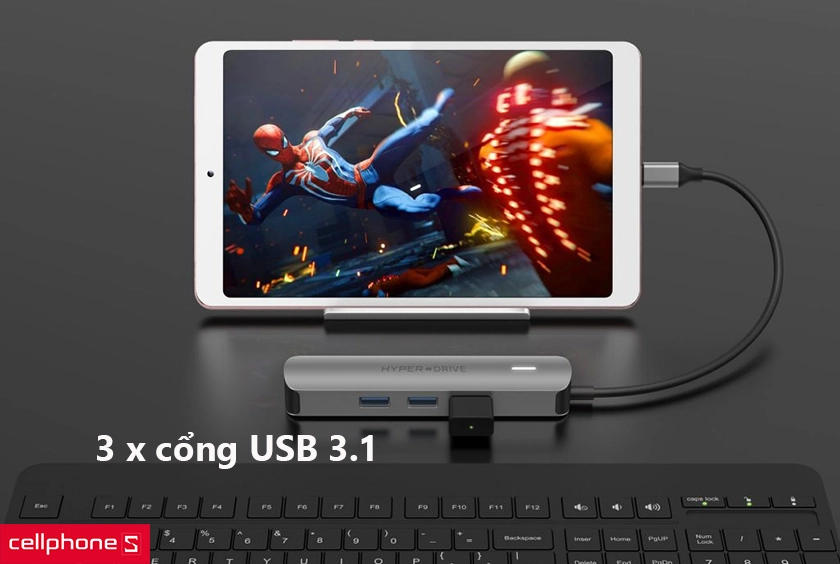 ba cổng USB 3.1 cho phép truyền nhiều luồng dữ liệu và tăng băng thông