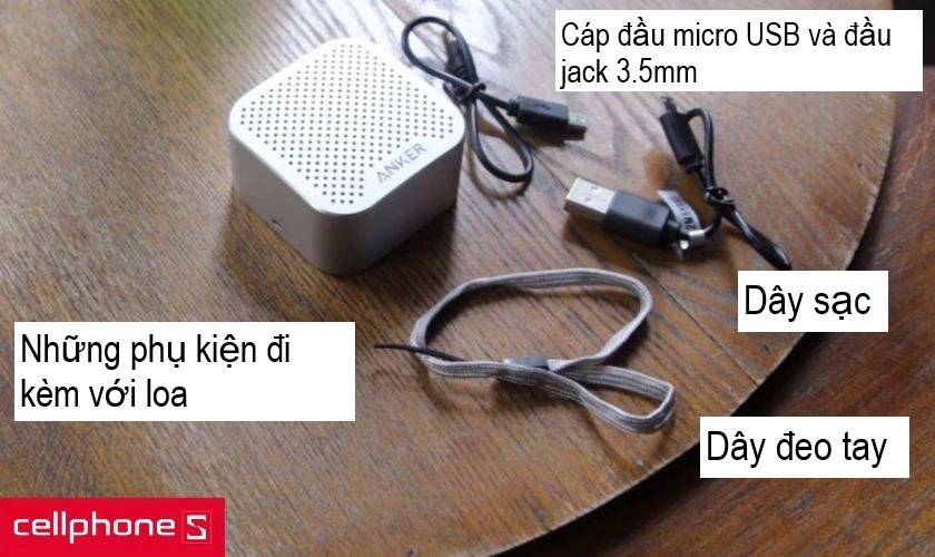 Nhiều phụ kiện đi kèm