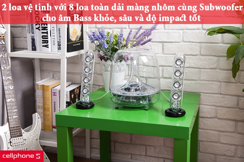 Harman Kardon SoundSticks sở hữu hai loa vệ tinh với tám loa toàn dải màng nhôm và một loa Subwoofer 