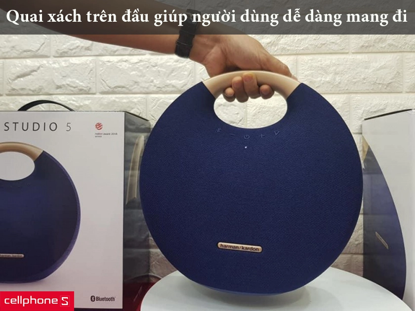  trang bị tay cầm bằng nhôm đóng vai trò của một quai xách