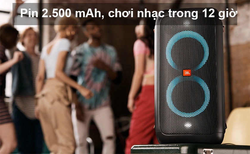 JBL partybox 100  được cung cấp bởi một nguồn pin khổng lồ 10.400 mAh.