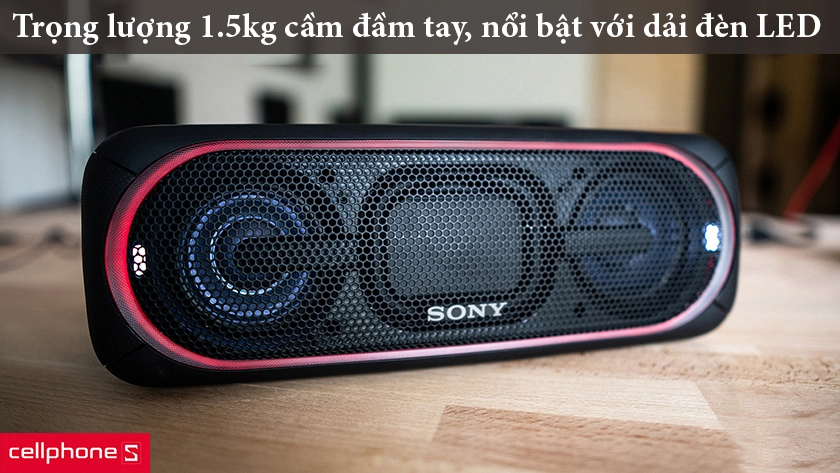 Trọng lượng 1.5kg cảm giác cầm đầm tay, nổi bật với dải đèn LED