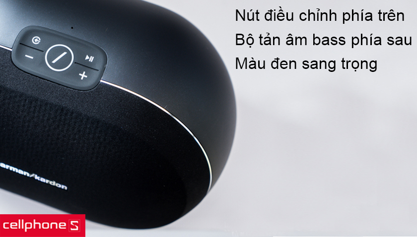 Bộ tản âm bass được đặt ở phía sau của loa và các nút điều khiển được đặt ở phía trên