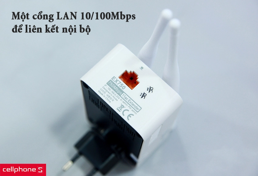 Totolink EX750 còn được trang bị một cổng LAN 10/100Mbps