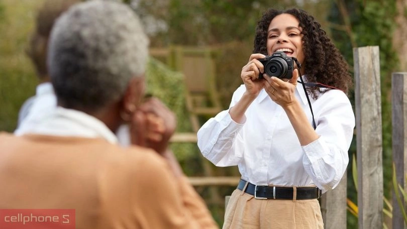 Canon R100 Dễ dàng chia sẻ và quản lý ảnh, video