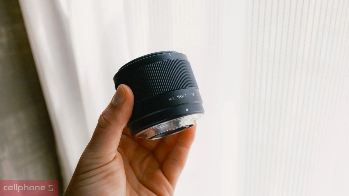 Khẩu độ lớn f/1.7 trên lens Viltrox AF 56mm F1.7 ngàm Fujifilm X