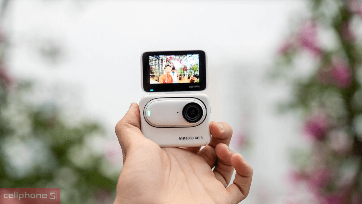 cân nhắc thương hiệu và giá thành khi chọn mua camera