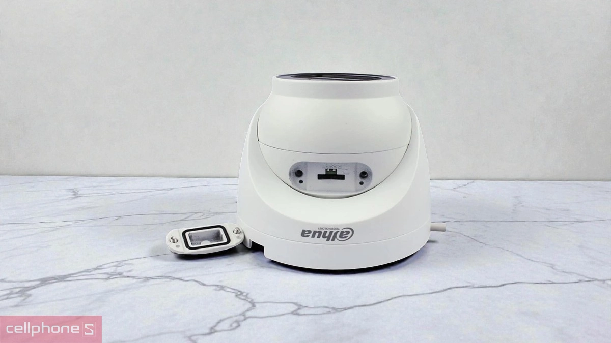 Khả năng lưu trữ linh hoạt qua thẻ nhớ của camera thang máy Dahua 2MP có tiếng