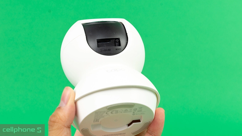 Camera Tapo C200 tích hợp micro cho âm thanh hai chiều