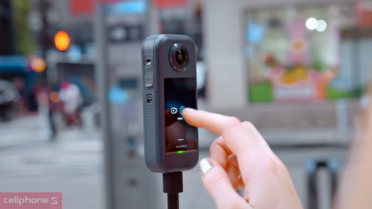 Dung lượng lưu trữ rộng rãi của camera hành động Akaso 360 Standard Edition