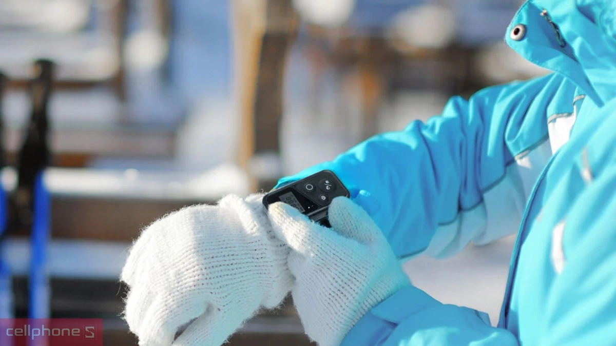 Khả năng kết nối phụ kiện của camera hành động Akaso Brave 7