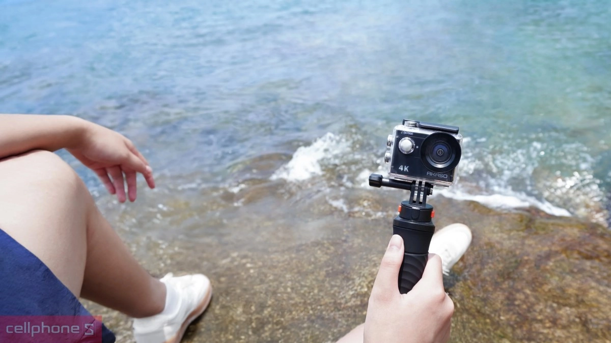 Khả năng kết nối phụ kiện linh hoạt của camera hành động Akaso EK7000
