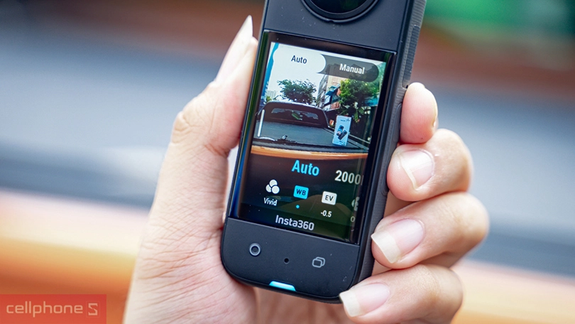 Pin Insta360 X3 có dung lượng 1800mAh