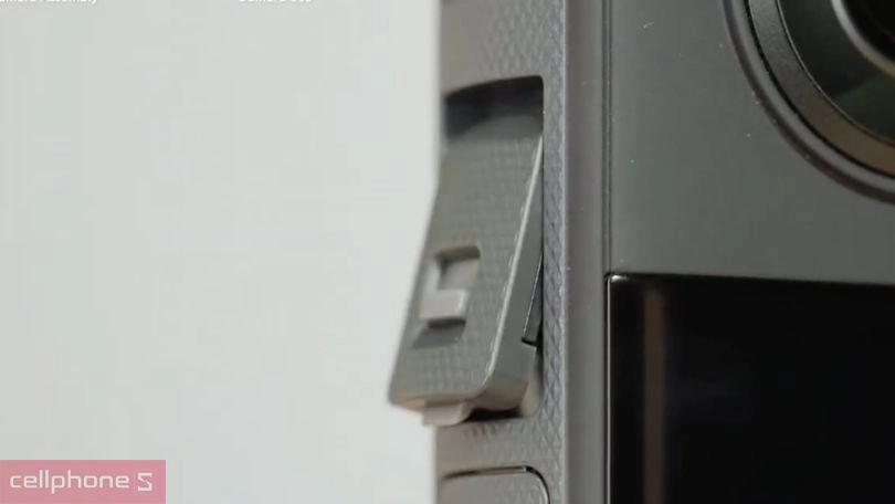 Cách tháo lắp thẻ nhớ của camera Insta360 One X3