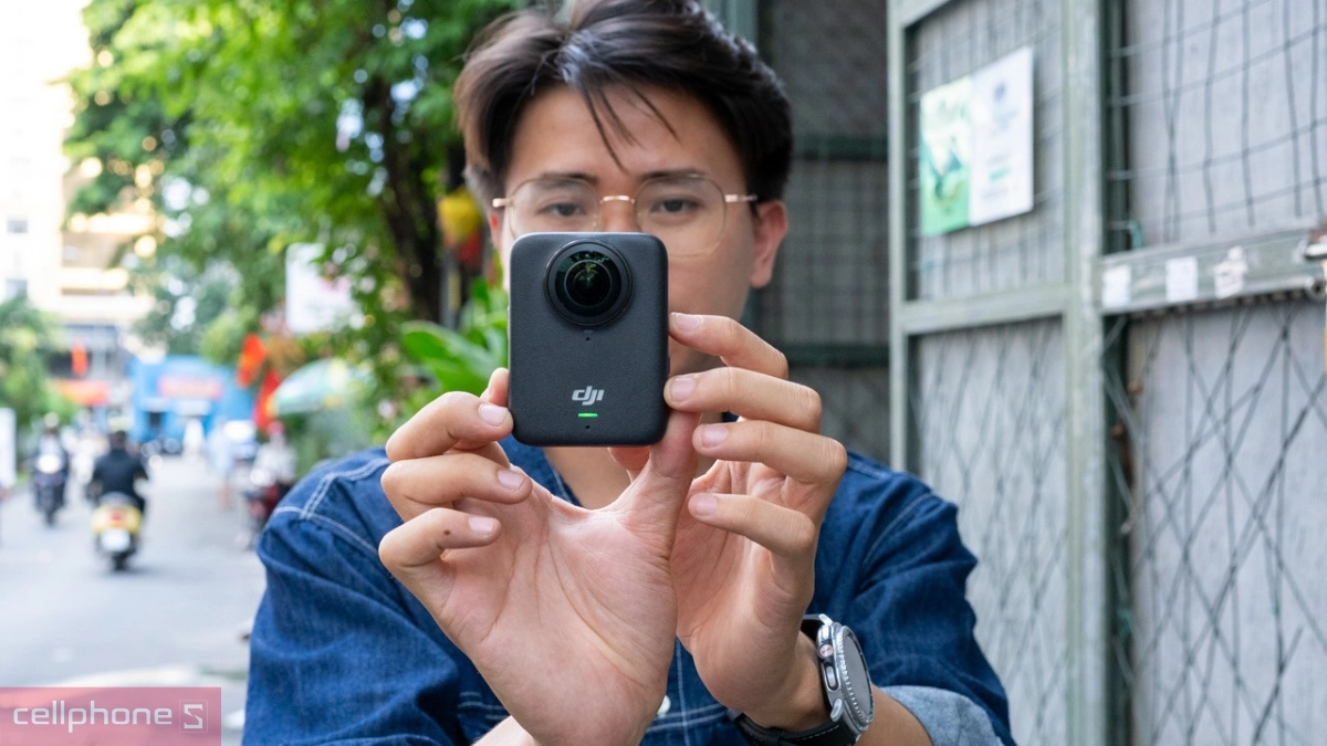 Camera hành động DJI Osmo 360 tích hợp 4 micro