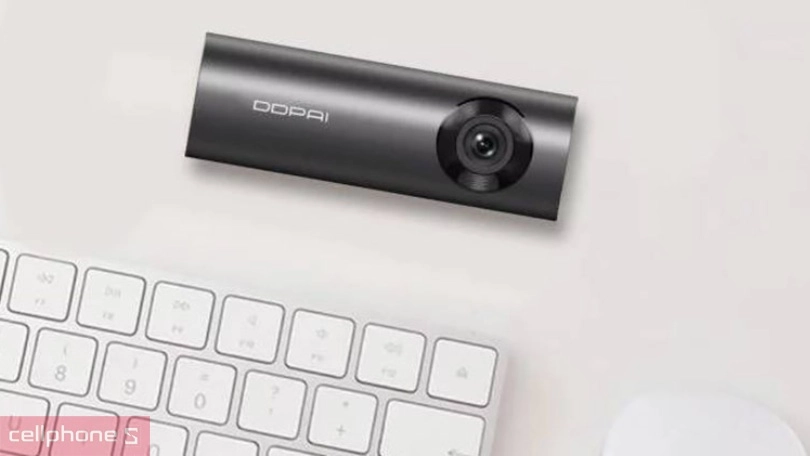 Ngoại hình dashcam nhỏ, dễ lắp đặt