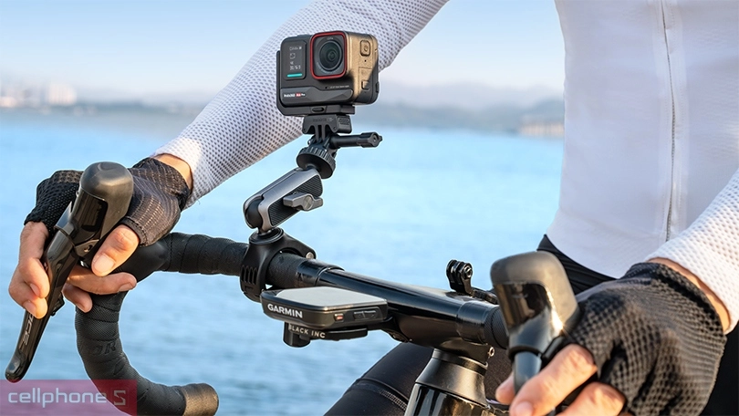 Thiết kế camera hành trình Insta360 ACE