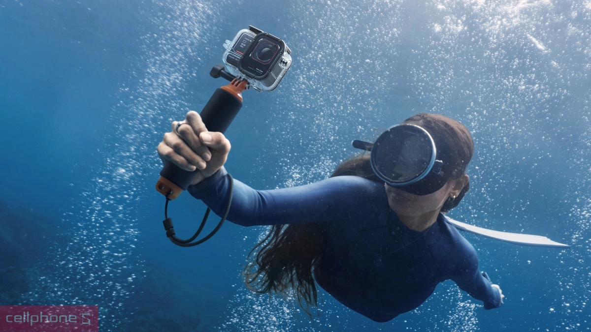 Độ bền, khả năng kháng nước, rung của camera hành trình Insta 360 Ace Pro 2 Flash Print Bundle