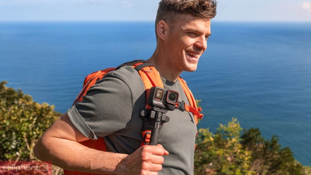 Dung lượng pin, khả năng sạc của camera hành trình Insta 360 Ace Pro 2 Flash Print Bundle