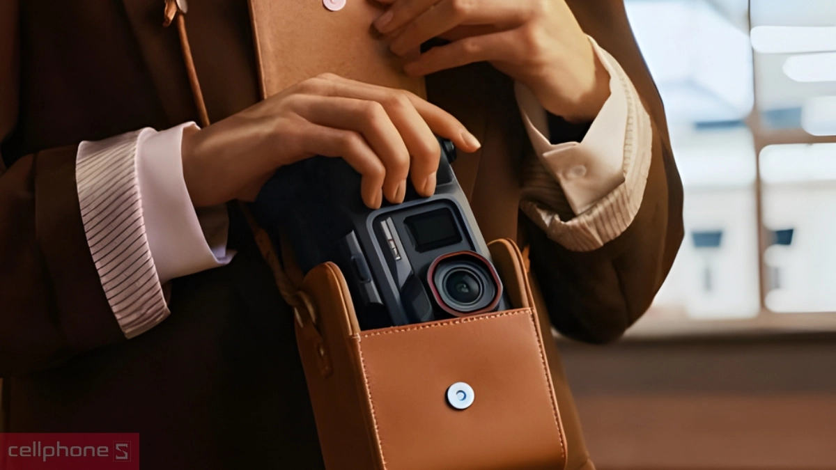 Thiết kế camera hành trình Insta 360 Ace Pro 2 Flash Print Bundle