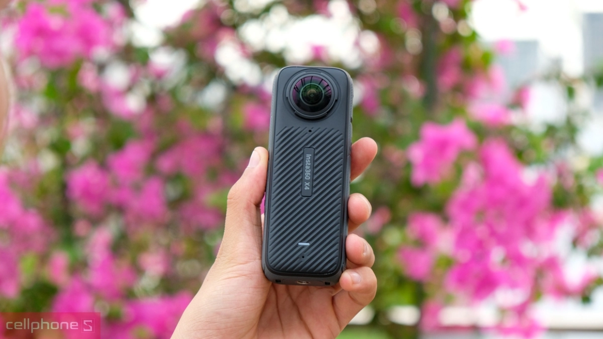 Camera Insta360 X4
