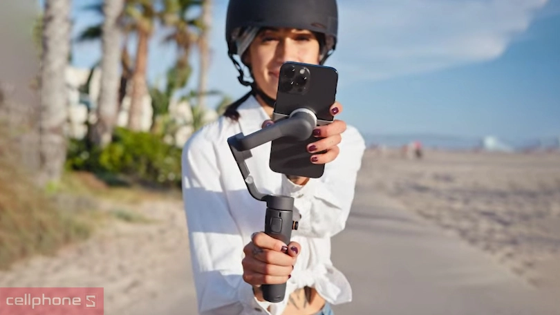 Gimbal DJI Om 6 cho góc quay rộng