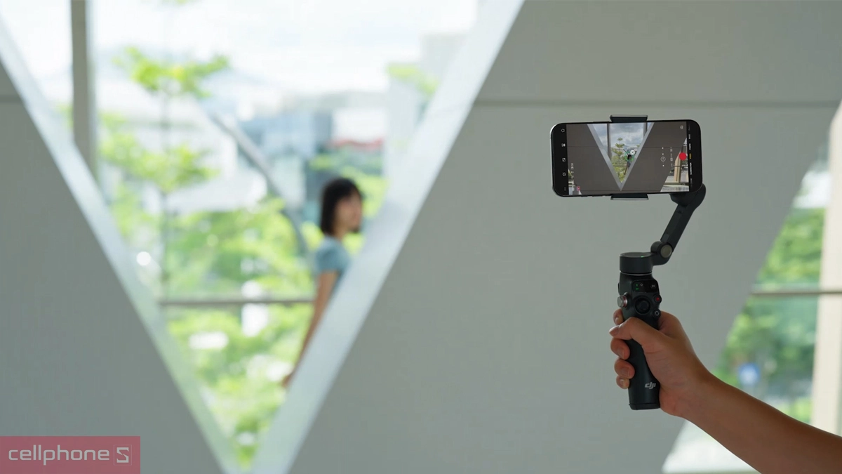 Kiểm soát Zoom và Focus mượt mà như máy quay điện ảnh