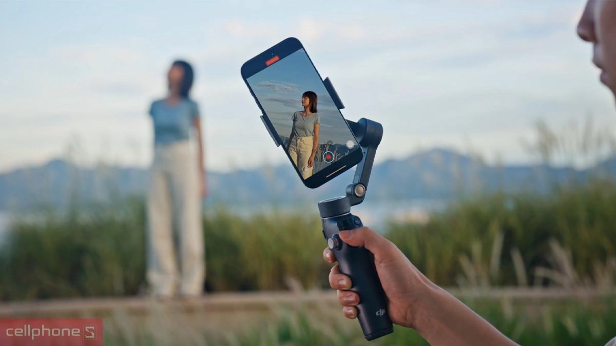 Khả năng xoay 360 độ vô tận trên DJI Osmo Mobile 8