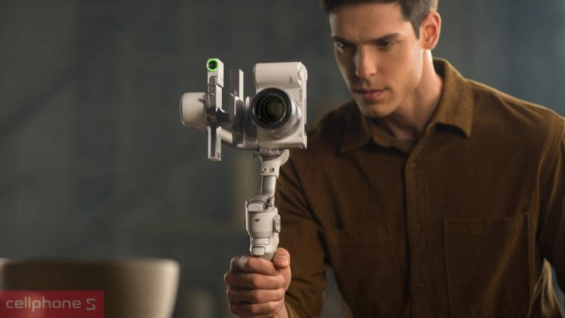 Kết nối tay cầm chống rung máy ảnh DJI RS4 Mini Combo