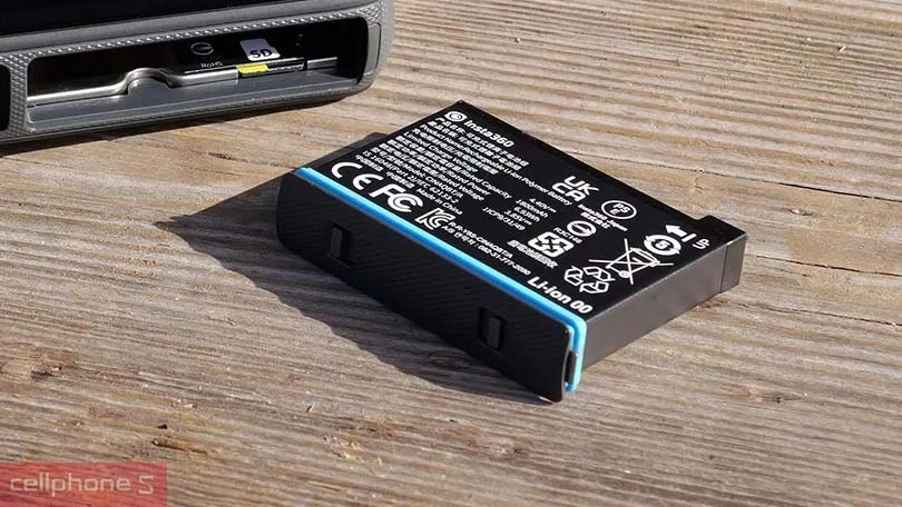Dung lượng, tốc độ sạc của pin Insta360 X3