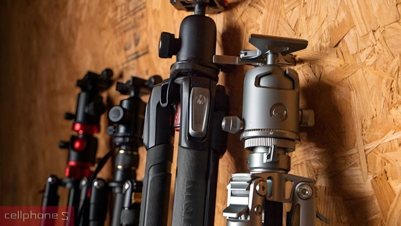 Chân máy ảnh hiện nay gồm 2 loại là chân đứng (Monopods) và chân tripod Chân máy ảnh hiện nay gồm 2 loại là chân đứng (Monopods) và chân tripod