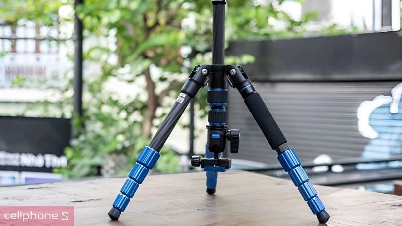 Nhiều chân máy ảnh được yêu thích và ưu chuộn hiện nay Nhiều chân máy ảnh được yêu thích và ưu chuộn hiện nay