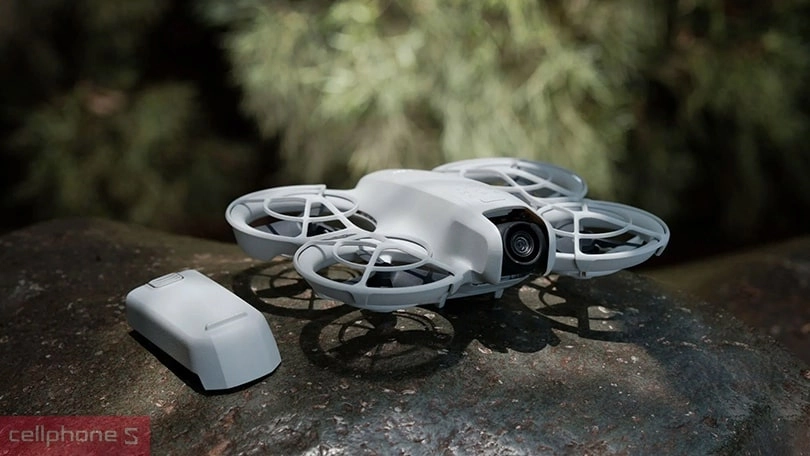 DJI Neo dễ dàng thu âm không dây với DJI Mic 2 DJI Neo dễ dàng thu âm không dây với DJI Mic 2