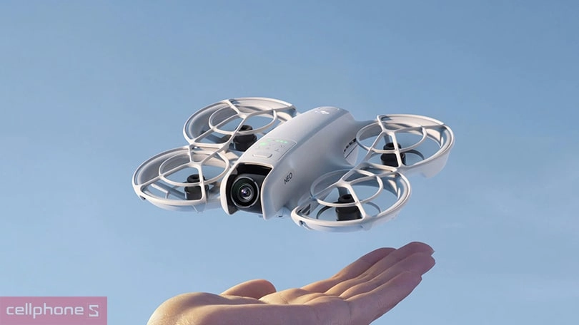 DJI Neo combo có không gian lưu trữ lớn 22GB DJI Neo combo có không gian lưu trữ lớn 22GB