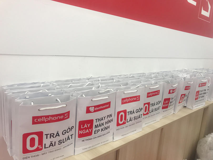 Ưu đãi tại cửa hàng điện thoại hóc môn