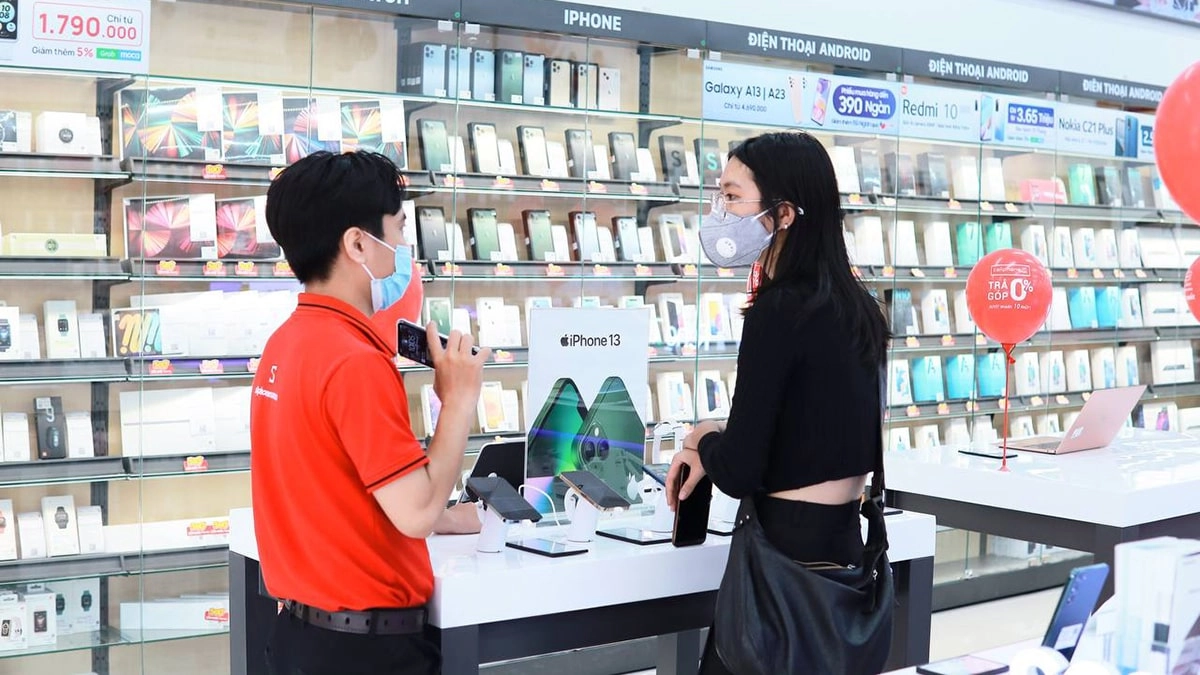 Cửa hàng điện thoại, laptop CellphoneS Hà Nội kinh doanh điện thoại