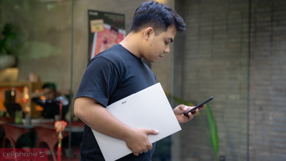 Thiết kế cao cấp, tinh tế, gọn nhẹ
