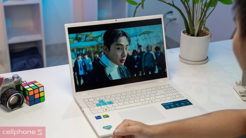 Màn hình, tần số quét của laptop Acer Gaming Nitro Lite 16 NL16-71G-71UJ